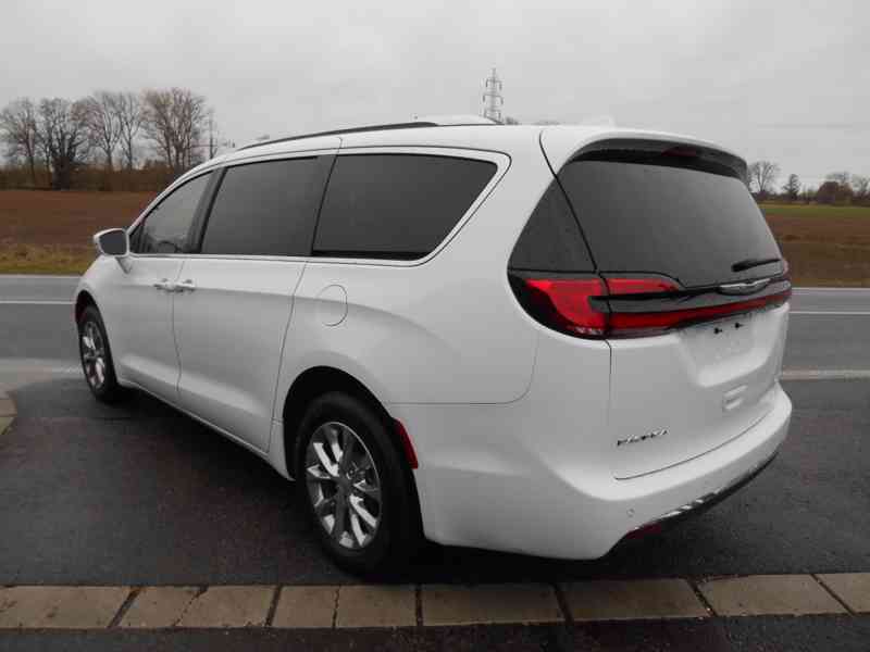 Chrysler Pacifica 3,6 4x4 AWD  Limited Adapttemp 2021 DPH - foto 3