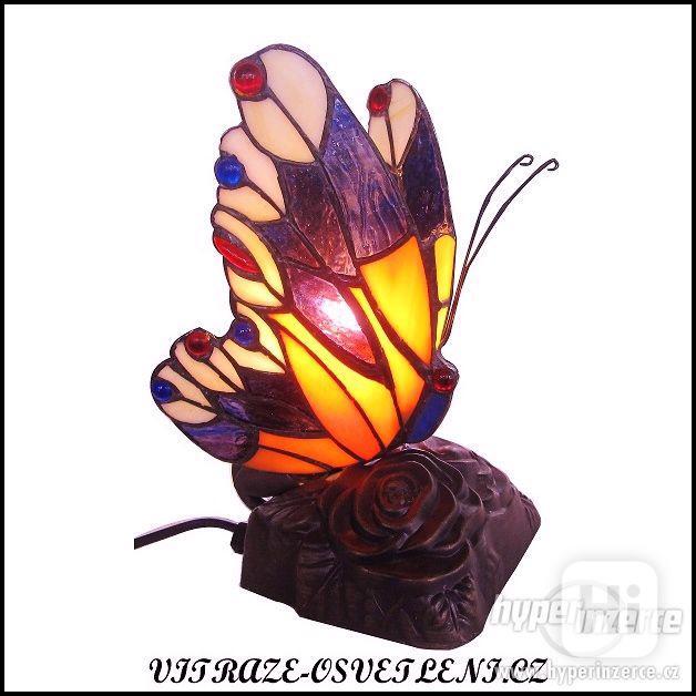 Vitrážová lampička Tiffany motýl - foto 1