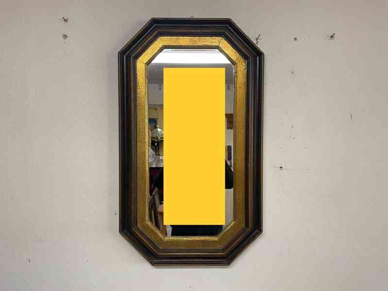 Starožitné zrcadlo v dřevěném rámu  - foto 1
