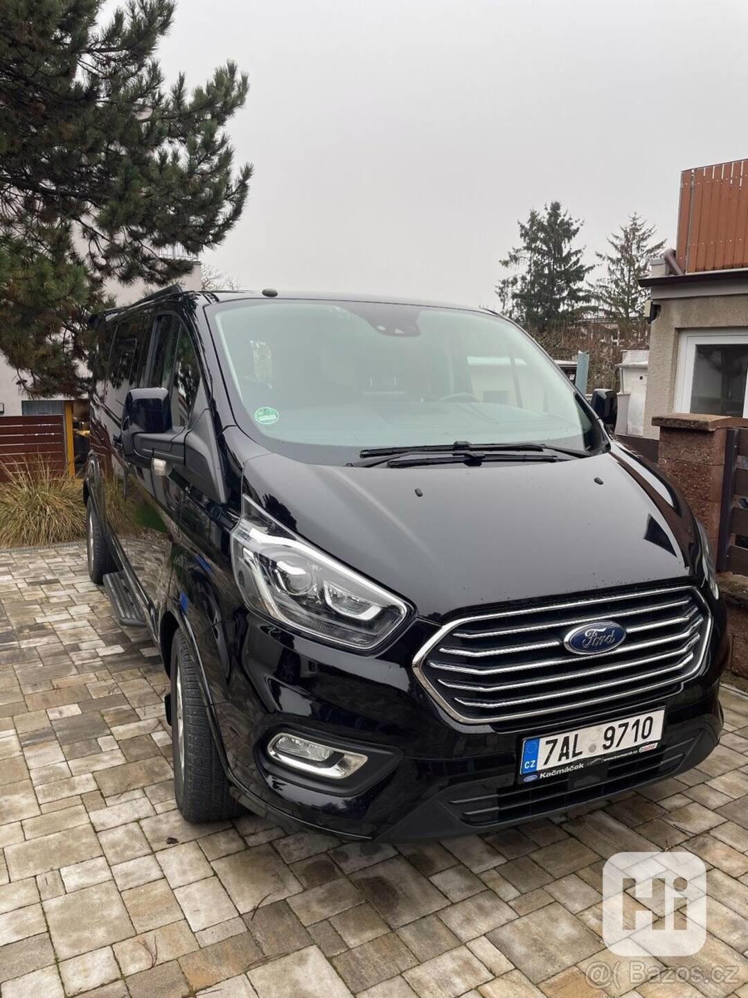 Ford Tourneo Custom Long ve verzi Titanium - foto 1