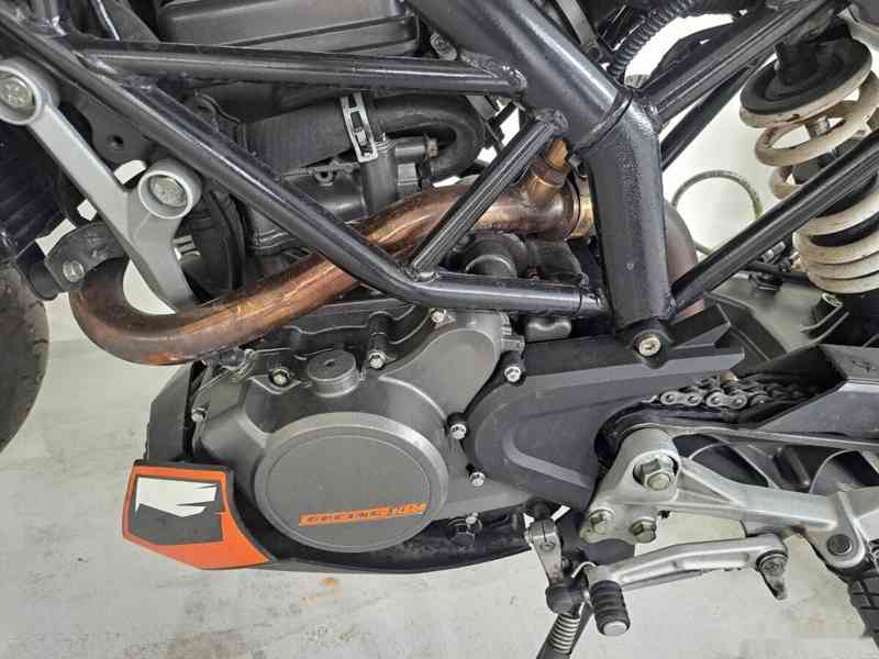 KTM 125 Duke - foto 12