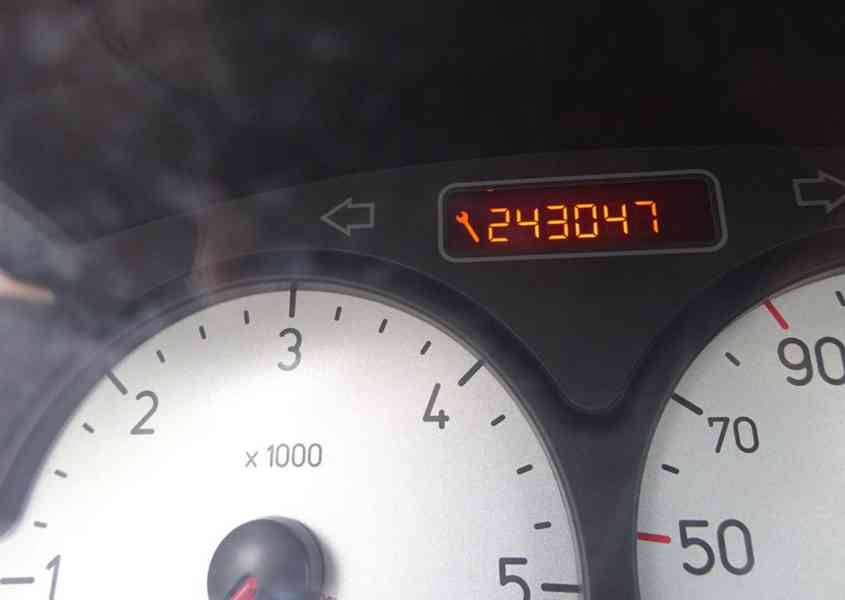 Peugeot 206, 1.4 HDI Combi (50 KW) r.v.2005  - foto 7