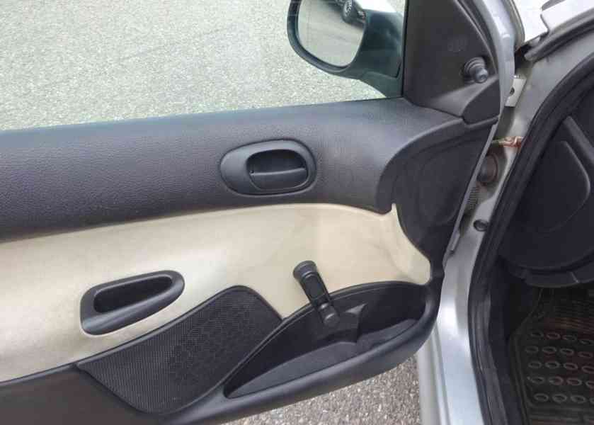 Peugeot 206, 1.4 HDI Combi (50 KW) r.v.2005  - foto 6