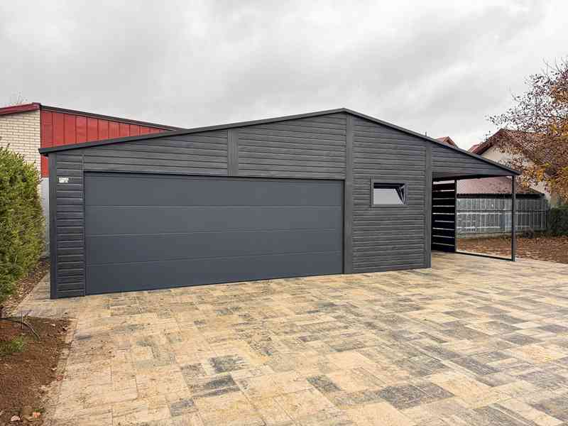 Plechova garáž 8x6m + přístřešek 3x6 -  sekční vrata TS978 - foto 6