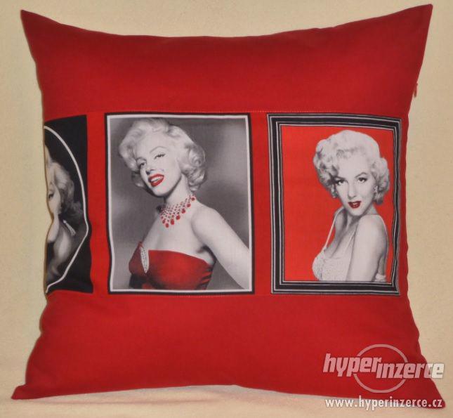 Povlak na polštářek M. Monroe "Kiss me" - 45x45cm - foto 5