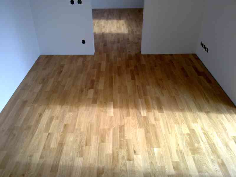 Dřevěná podlaha Dub Kährs cca 52 m2 - foto 2
