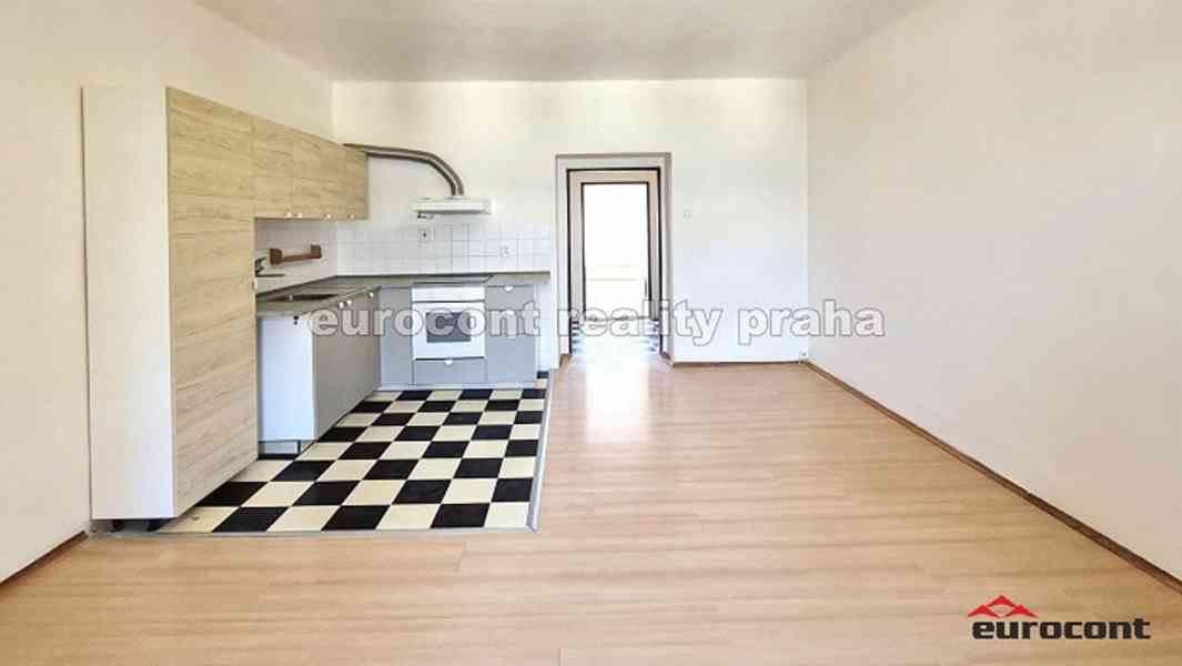 Pronájem bytu 2+kk v klidné lokalitě nedaleko centra, Praha  - foto 4