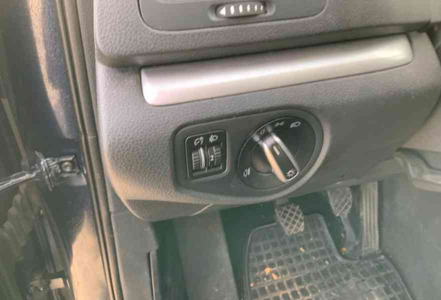 Volkswagen Sharan 2.0 TDI 103kw - foto 14