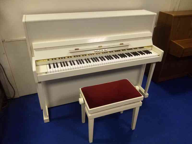 Profesionální zánovní bílé pianino FAZER s orig. židlí - foto 2
