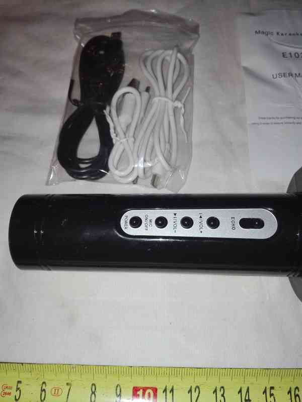 Mikrofon - Magic Karaoke Player E103 USER MANUAL - foto 2