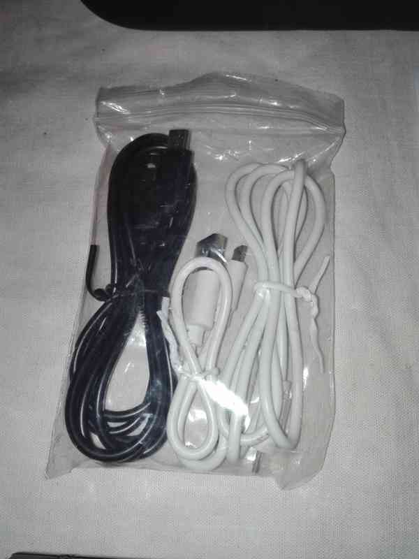 Mikrofon - Magic Karaoke Player E103 USER MANUAL - foto 4