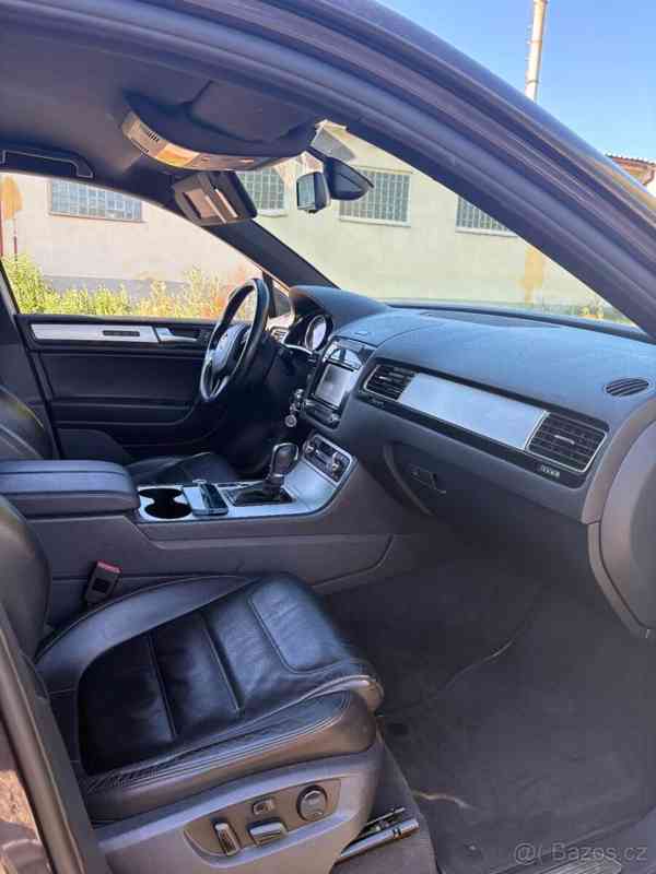 Volkswagen Touareg 3,0   2012, TDI V6 Bluemotion - foto 4