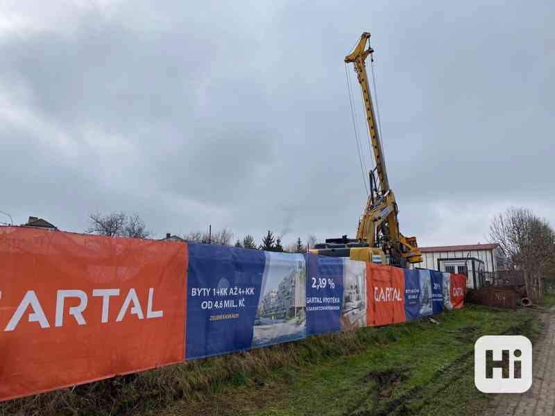 Velký rodinný byt 4+kk s terasou v bytového projektu Zelené kaskády. - foto 16