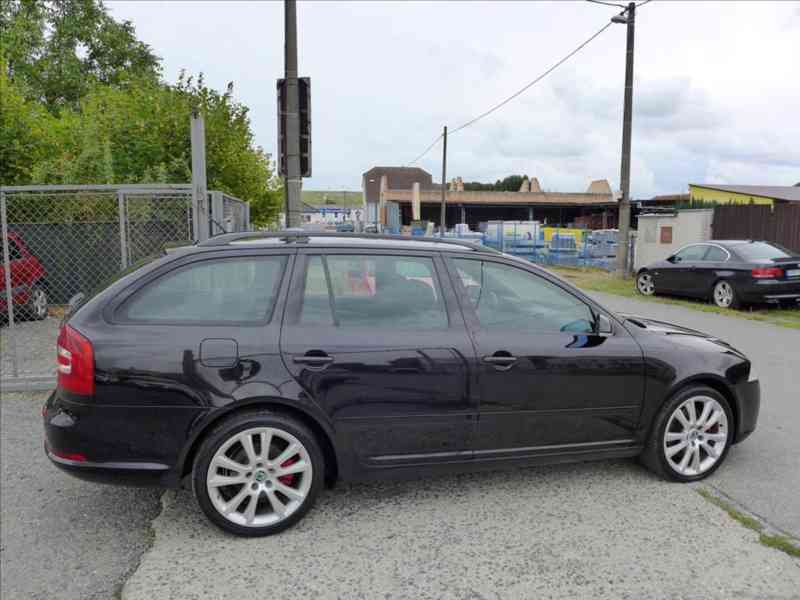 Škoda Octavia 2,0 TDi - 125kw RS, 1.MAJITEL - foto 2