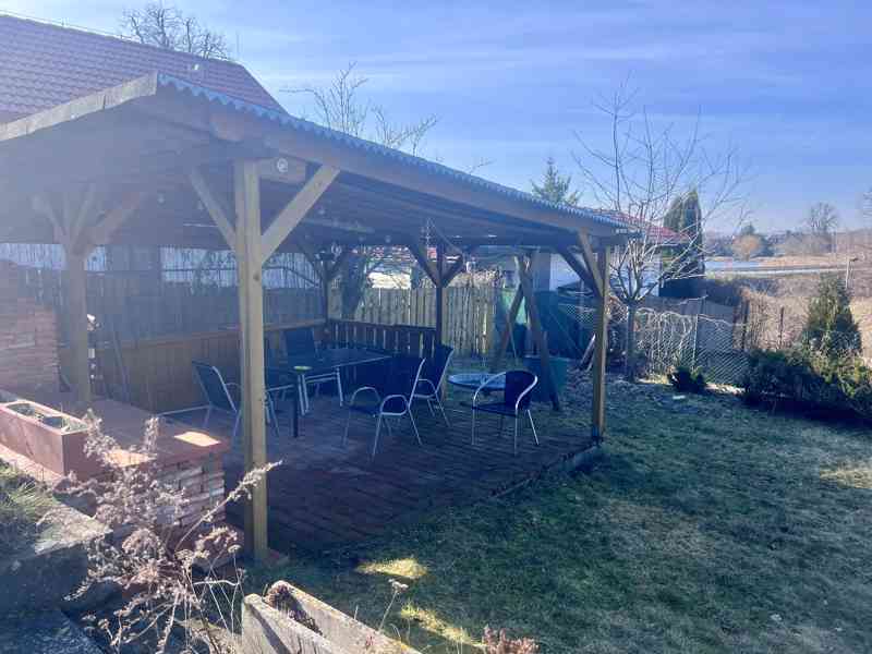 Chata s pergolou v obci Lipník u Hrotovic - foto 2