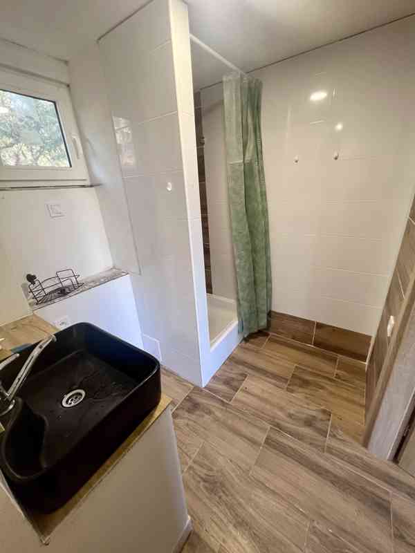 Chata s pergolou v obci Lipník u Hrotovic - foto 5