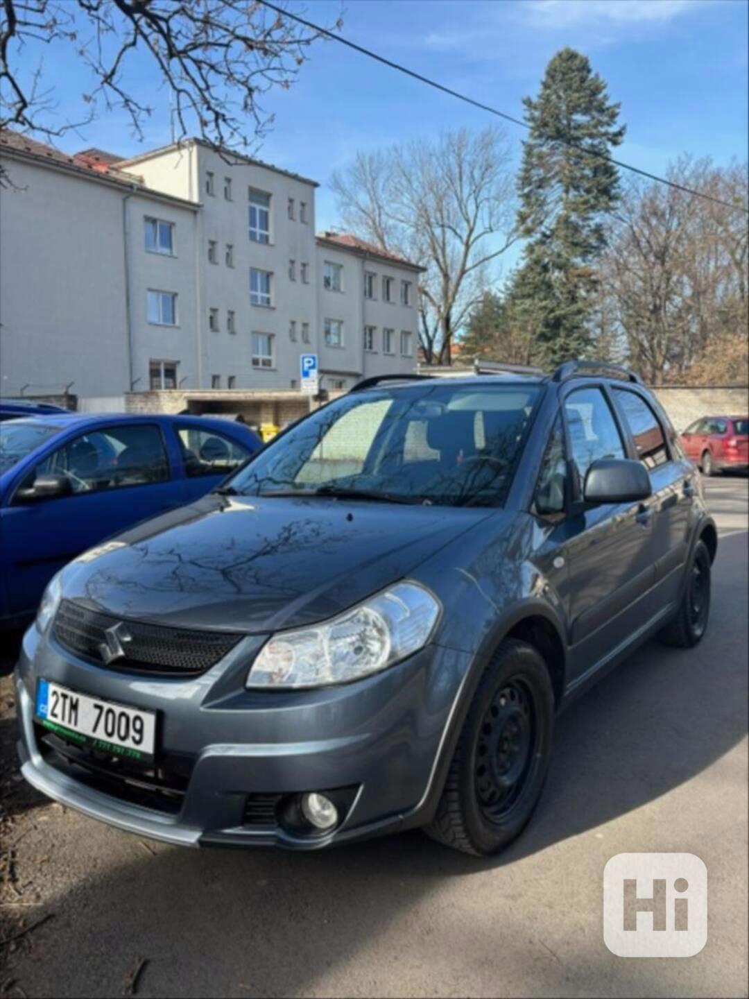 Suzuki SX4 1,6   Suzuki SX4 šedé - foto 1