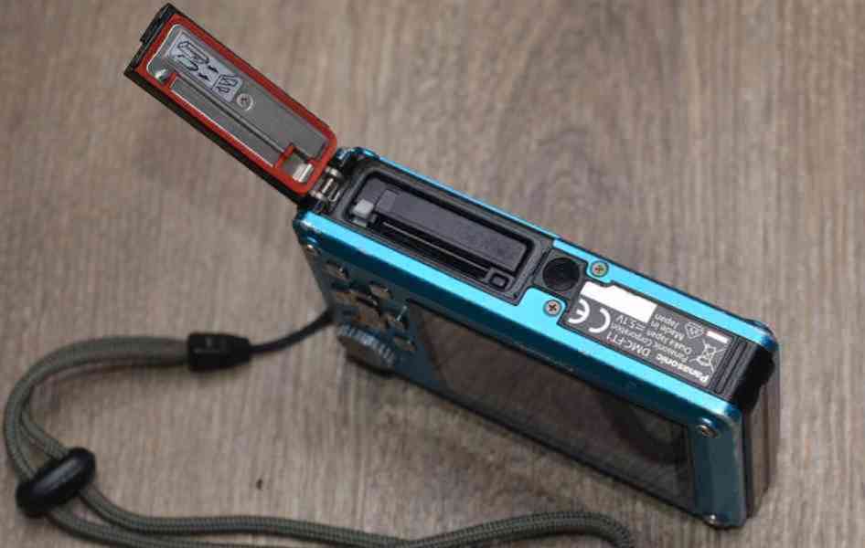PANASONIC Lumix DMC-FT1 *Vodotěsný až 3m*HD Video - foto 4