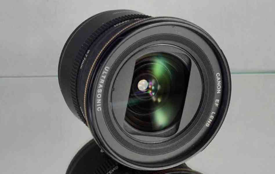 Canon EF 20-35mm f/3.5-4.5 USM **FF širokoúhlý  - foto 3