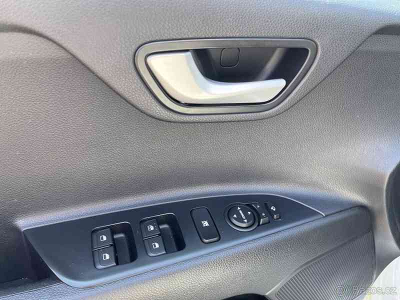 Kia Stonic-1.25-1.majitel-NAVI,KAMERA,KLIMA,ALU - foto 16