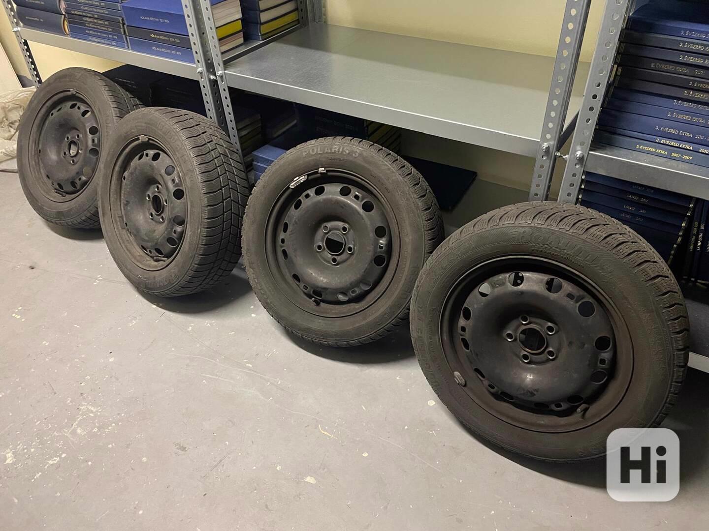 Plechové disky 15" včetně zimních pneu - foto 1