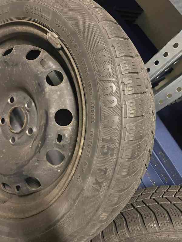 Plechové disky 15" včetně zimních pneu - foto 3