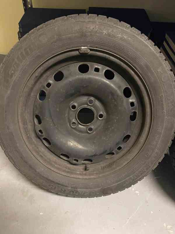 Plechové disky 15" včetně zimních pneu - foto 2