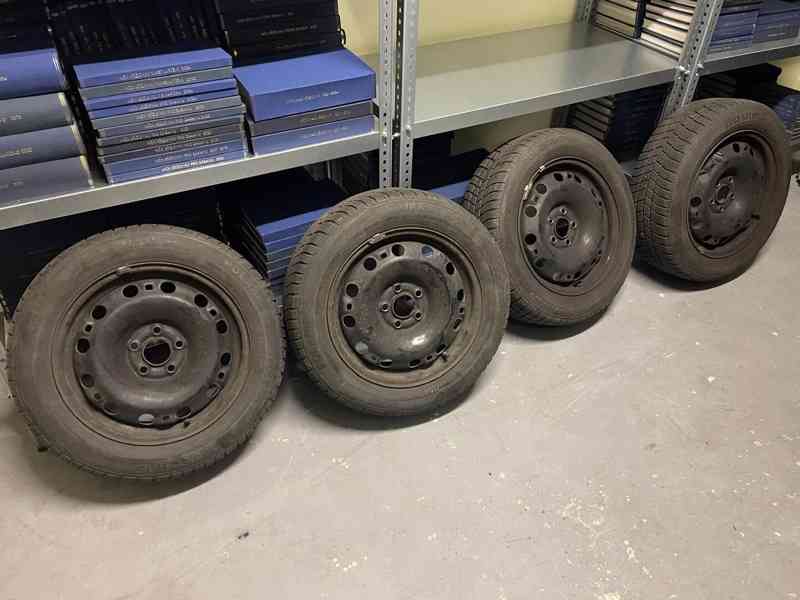 Plechové disky 15" včetně zimních pneu - foto 5