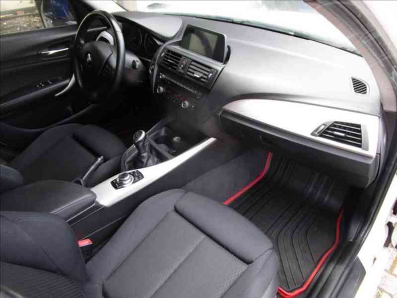 BMW 116 d 2,0 NAVIGACE - foto 13