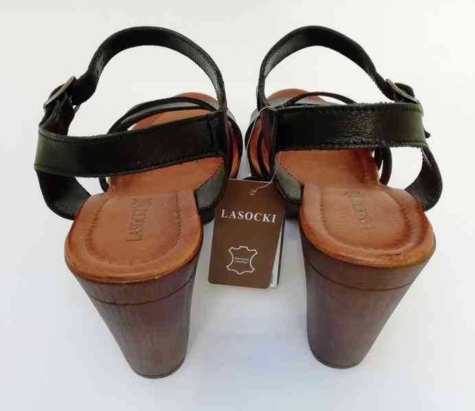 Nové dámské sandály Lasocki na podpatku vel. 40 - foto 3