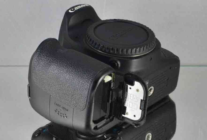 Canon EOS 60D **18 Mpix CMOS*5,3 sn./sec*Full HDV* 70300 exp - foto 6