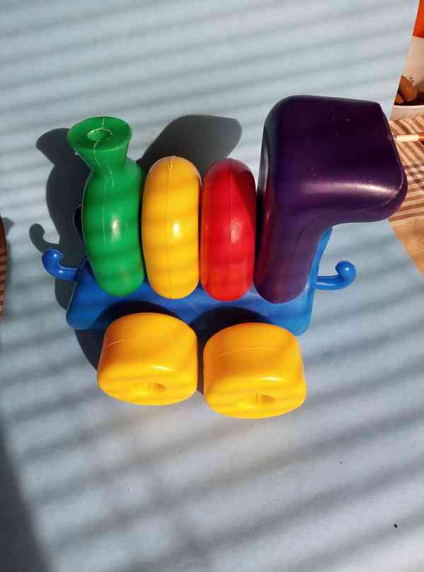 Prodám plastové hračky na kolečkách - foto 2