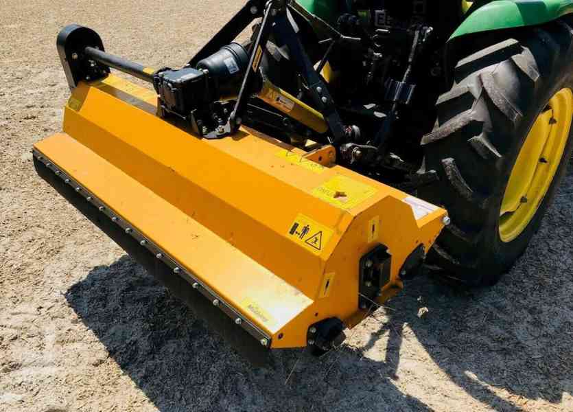 Traktor John Deere 4HST/ 300 - foto 3