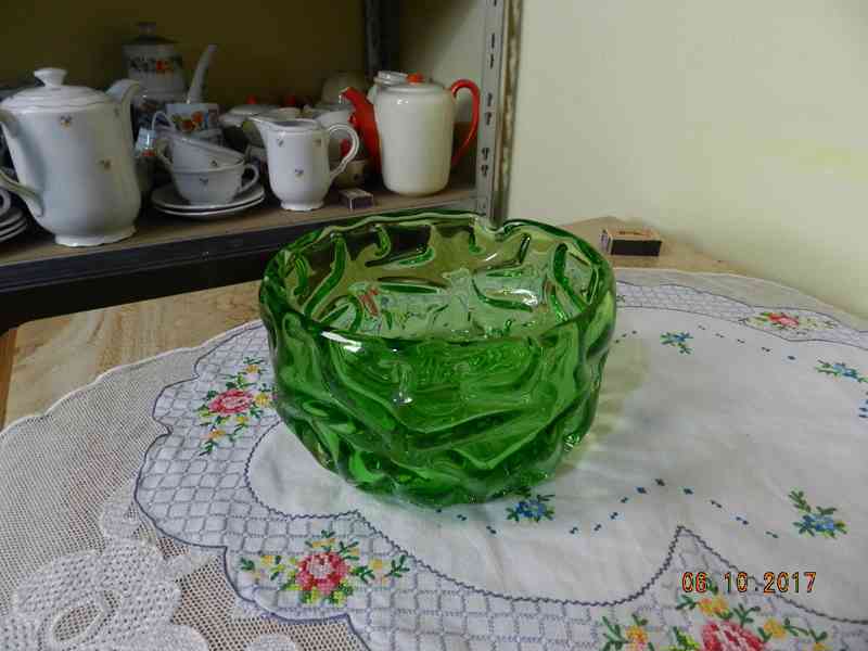 Krásná zelená Mísa Popelník Hutní Sklo Hlava     - foto 7