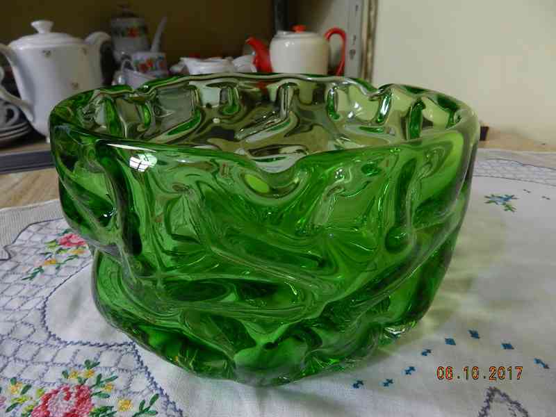 Krásná zelená Mísa Popelník Hutní Sklo Hlava     - foto 3