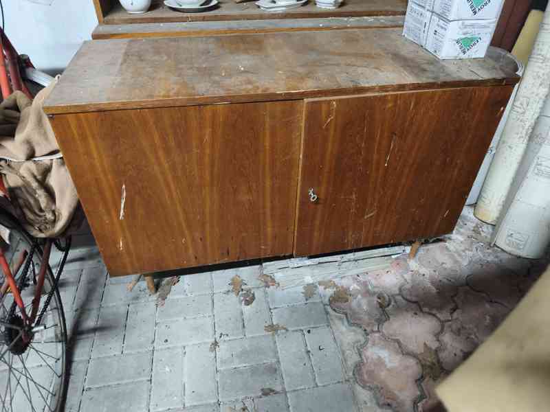 daruji za odvoz  5 + 4 ks nábytku, využití do dílny, garáže  - foto 2