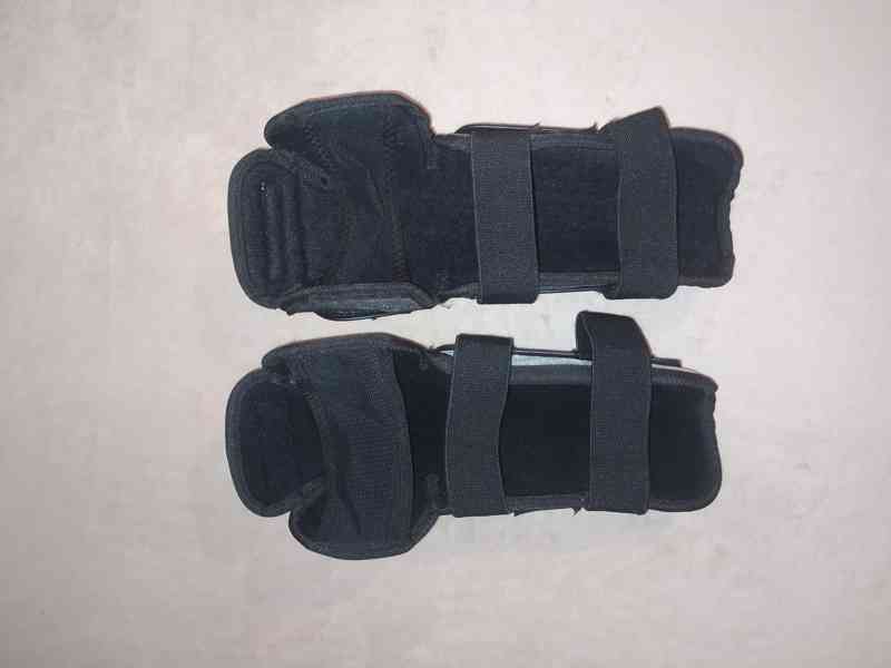 CHRÁNIČE NA LOKTY/ LOKETNÍ CHRÁNIČE  - foto 2