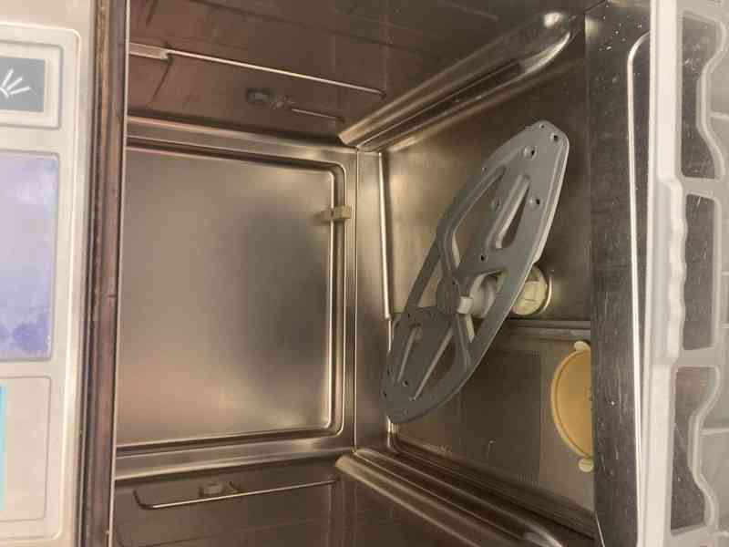 Myčka na nádobí a podnosy - foto 9