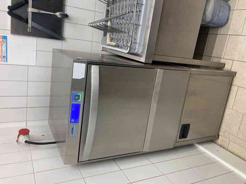 Myčka na nádobí a podnosy - foto 12