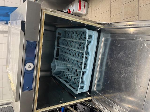 Myčka na nádobí a podnosy - foto 8