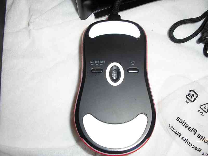 Herní myš BenQ ZOWIE FK1-B RED Special Edition V2 červená - foto 6