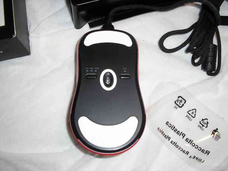 Herní myš BenQ ZOWIE FK1-B RED Special Edition V2 červená - foto 4