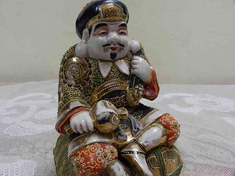 Luxusní Japonská bohatě zdobená soška Bůh Bůžek Satsuma  - foto 2