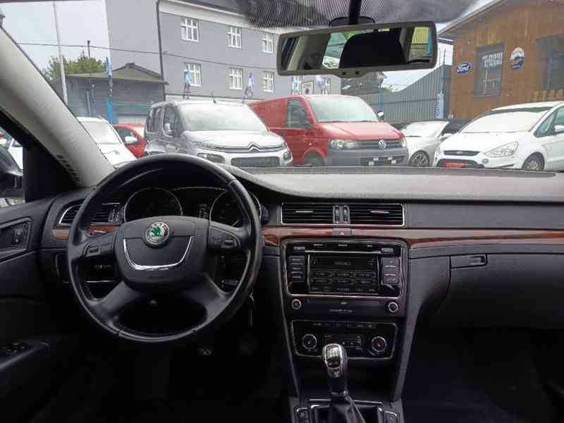 ŠKODA Superb Combi 2,0TDI 4x4 Elegance ČR  - foto 13