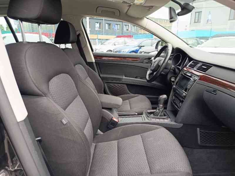 ŠKODA Superb Combi 2,0TDI 4x4 Elegance ČR  - foto 11