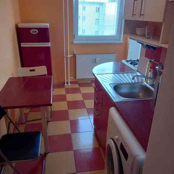 Pronájem bytu 1+1 36 m² - foto 3