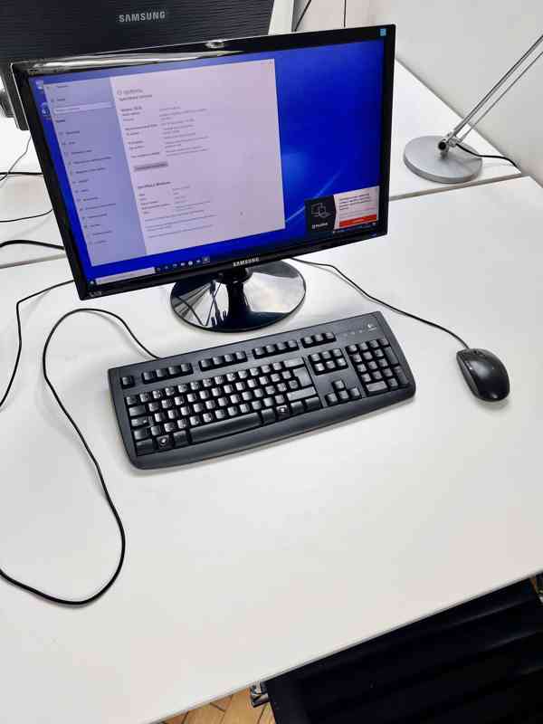 Stolní PC DELL + Monitor Samsung + klávesnice/myš