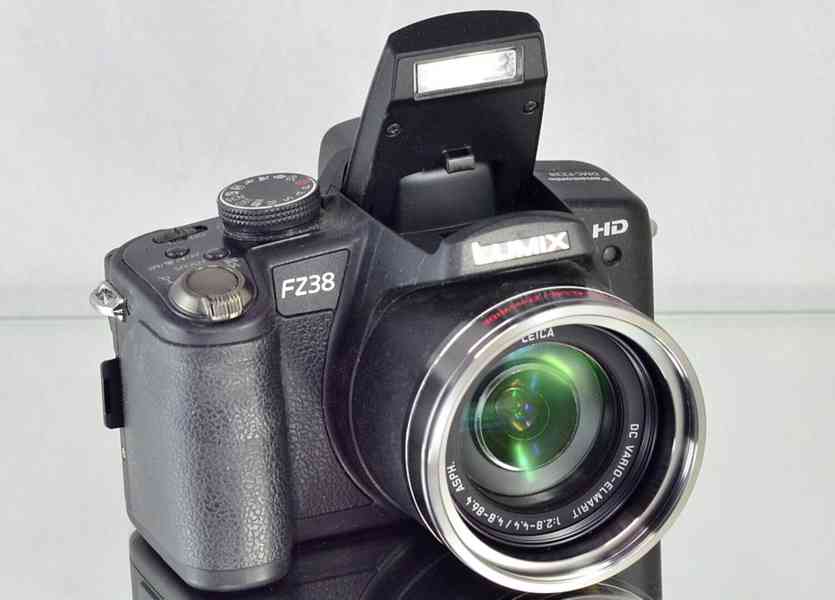 Panasonic Lumix DMC-FZ38  12,1MPix*18x Op.Zoom*HDV - foto 3