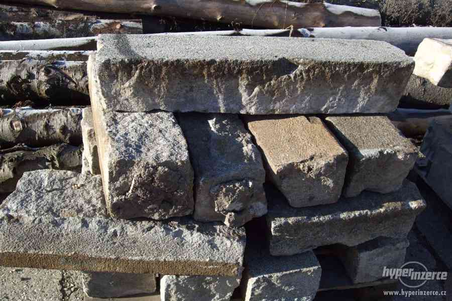Prodám žulové obrubníky - foto 2