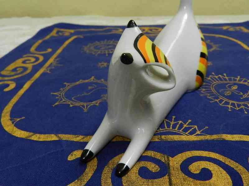 Zajímavá porcelánová soška Kočka Brusel J. Ježek Royal Dux - foto 4